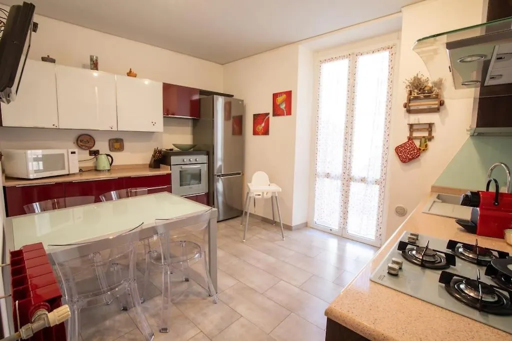 A Due Passi Dal Mare. Apartment Savona