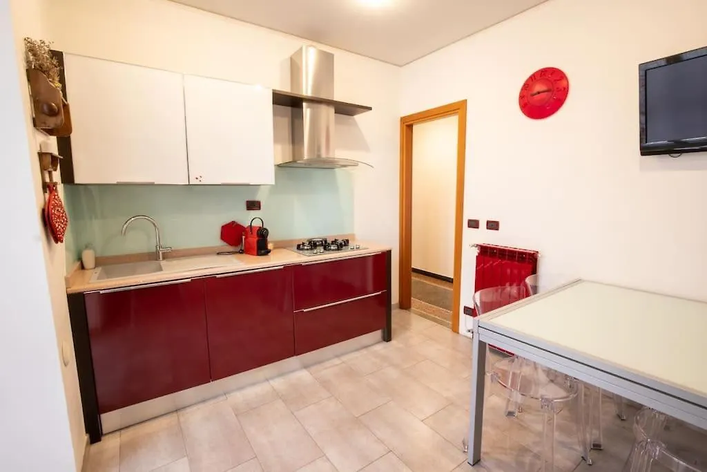 A Due Passi Dal Mare. Apartment Savona Italy